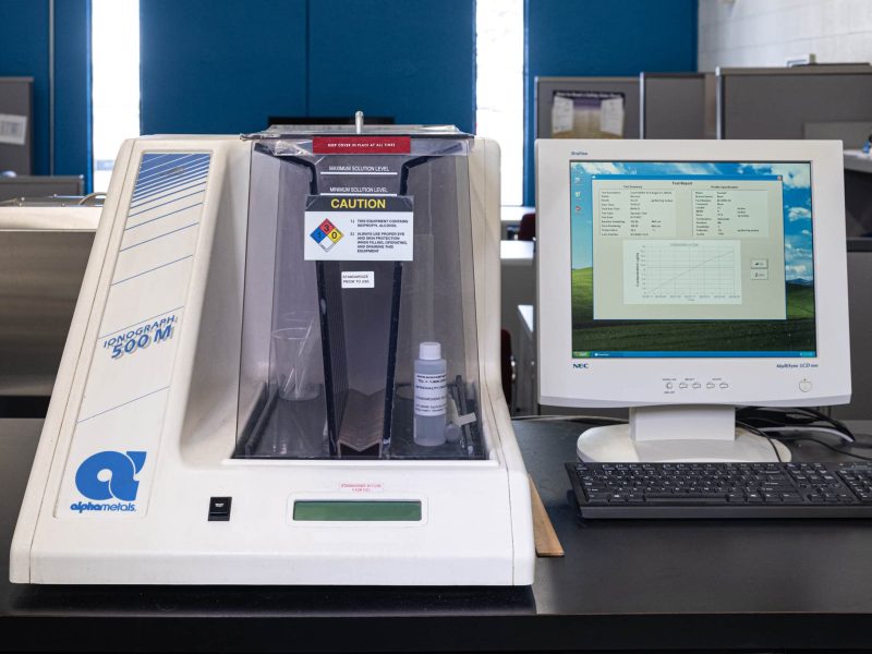 DIVSYS can test for ionic contamination in Indianapolis PCB Manufacturing image shows machine equipment and computer monitor
